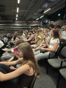 Schüler des Musikkurses 11bd im Stadttheater Augsburg